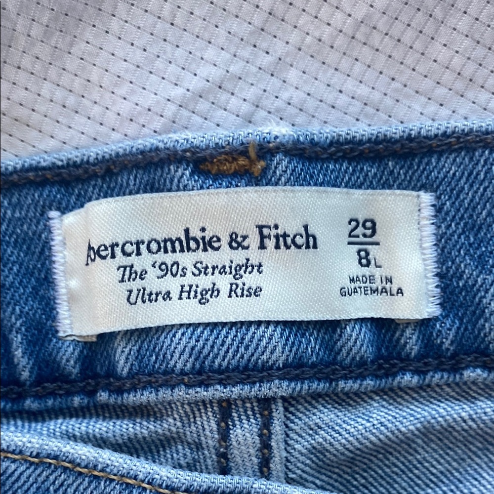 Abercrombie & Fitch 90s Straight Ultra High Rise Jeans - Picture 2 of 16